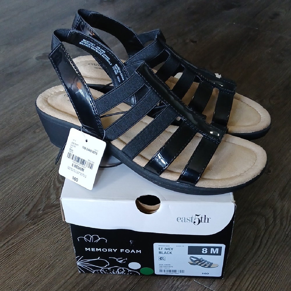 East 5th Black Strappy Sandals with Cushioned Sole